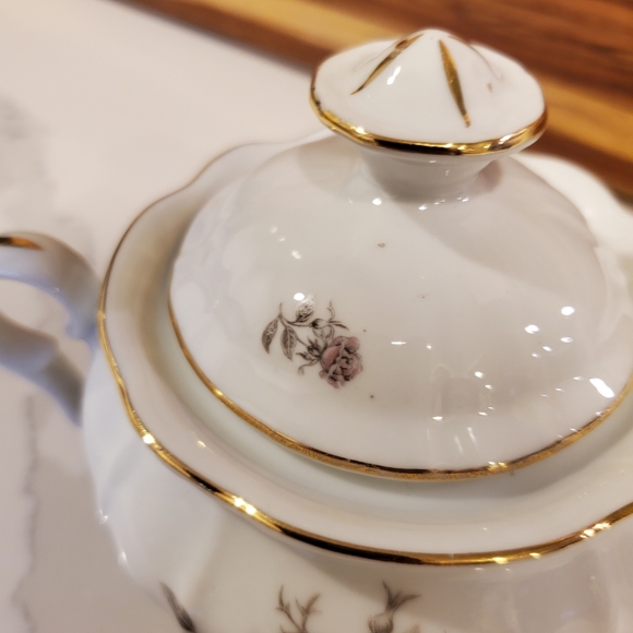 Bohemian China Maria sugar bowl with lid and 2 cups, pink, white, gold - Picture 4 of 16